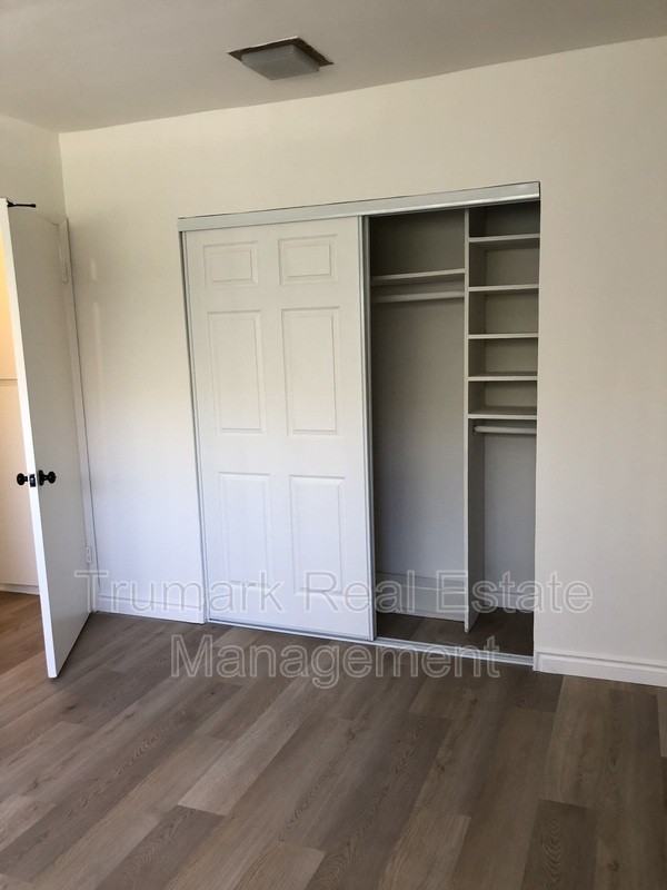 1005 E Garfield Ave #7 - Photo 5 of 12