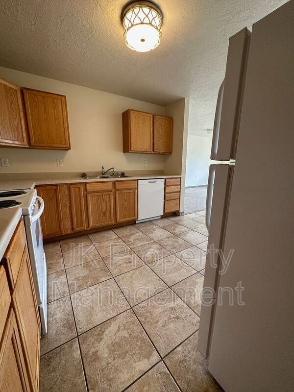5112 4th Ave N #02 - Photo 7 of 27