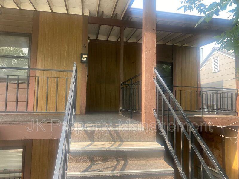 1200 1st Ave N #6 - Photo 3 of 20