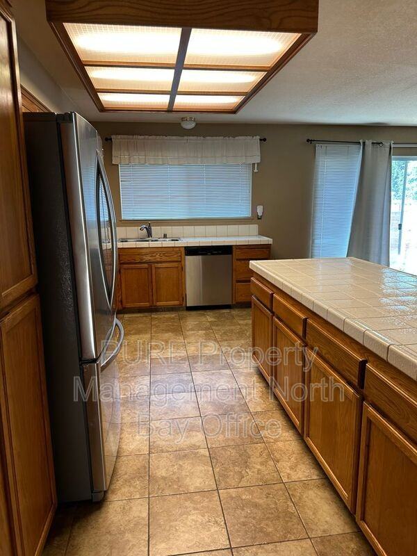 7920 Oak Pond Ct - Photo 3 of 16