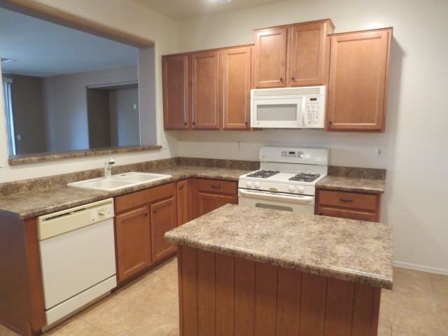 19407 E Canary Way - Photo 3 of 22