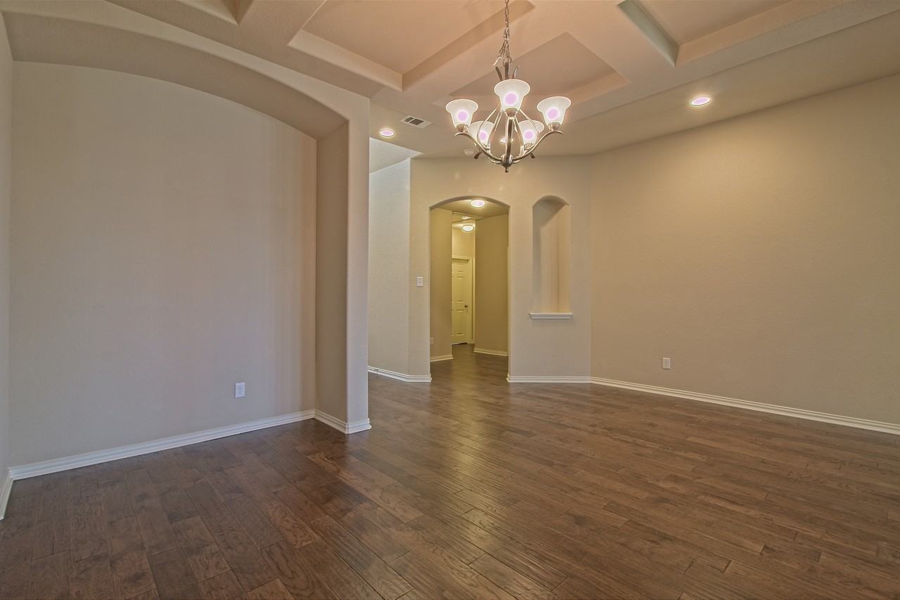 2700 Madelena Ct - Photo 7 of 39