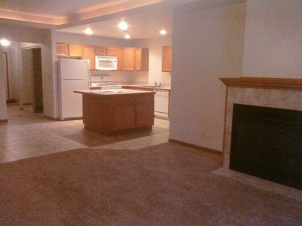 225 Helen St - Photo 2 of 7