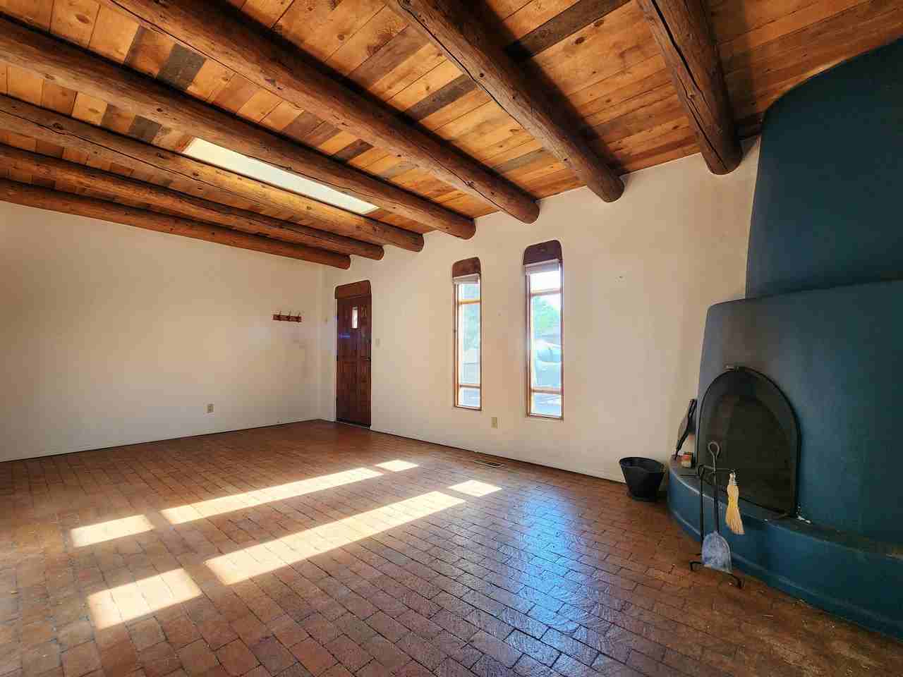 610 Velarde St - Photo 2 of 13