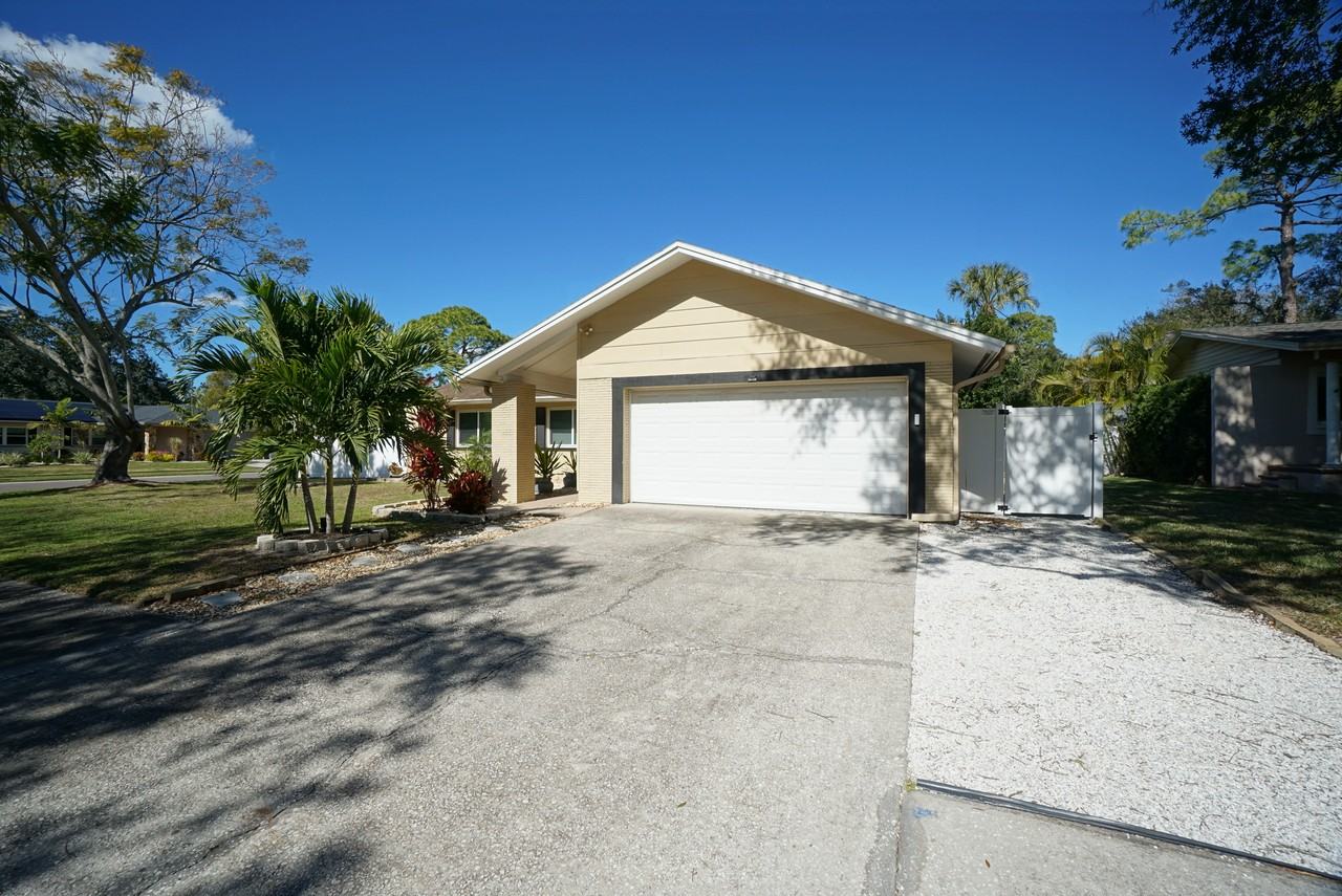 14023 Egret Ln - Photo 2 of 31