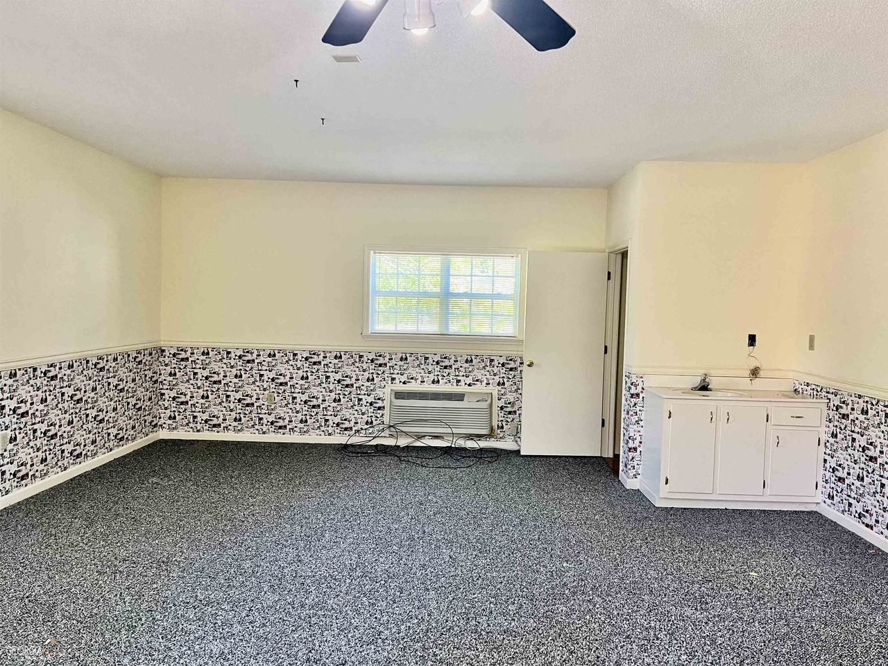 5301 Pine St #A - Photo 3 of 5