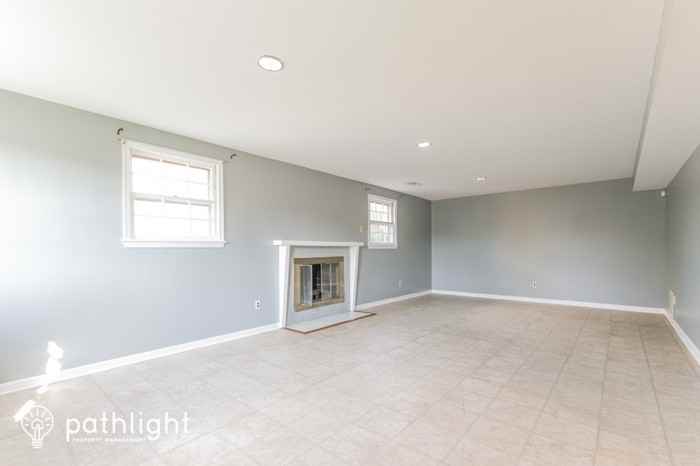 2012 Colebrooke Dr - Photo 2 of 16
