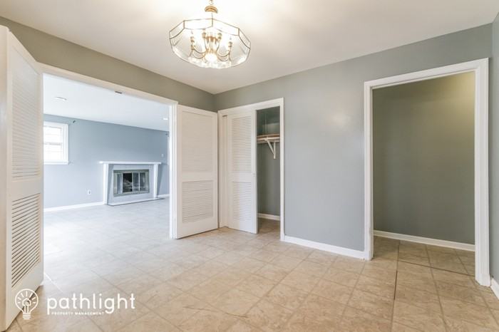 2012 Colebrooke Dr - Photo 3 of 16