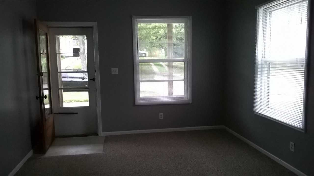 930 Baraga Street Northeast - Photo 4 of 8