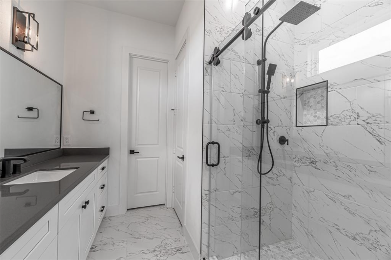 204 Marathon St #B - Photo 7 of 21