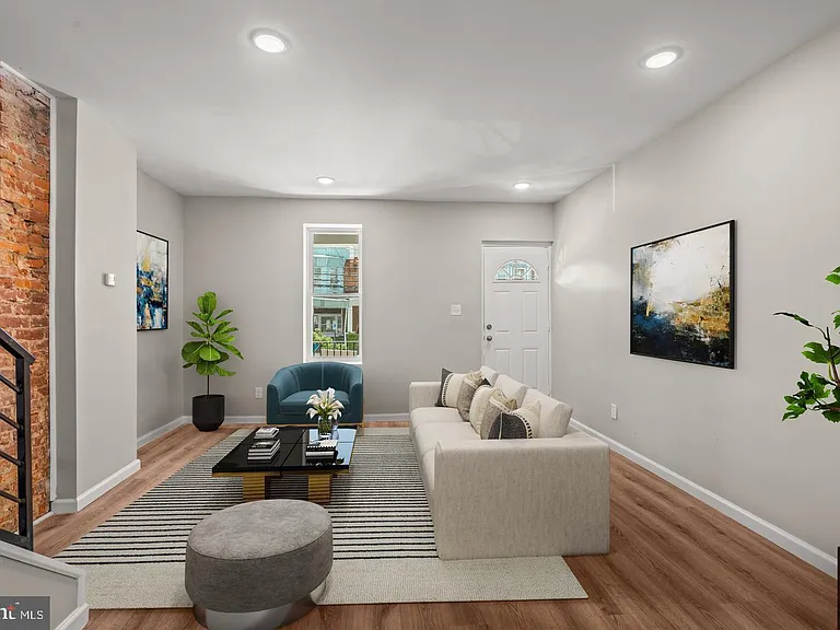 5535 Locust St - Photo 2 of 17