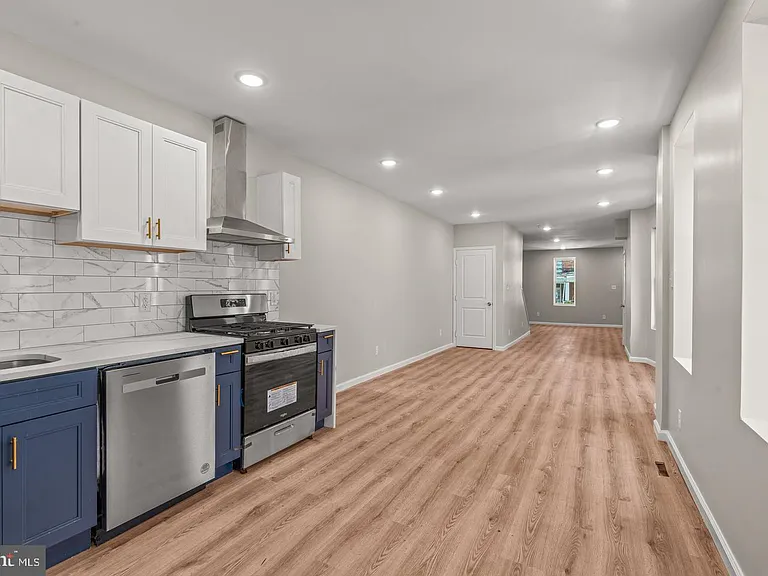 5535 Locust St - Photo 7 of 17