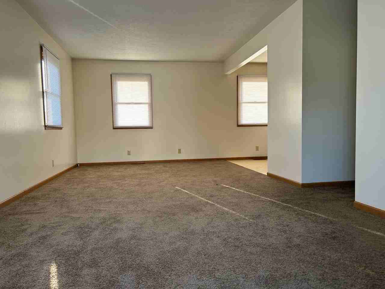 101 Woodcreek Dr #101 - Photo 3 of 7