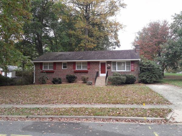 5600 Sedgwick Ln - Photo 2 of 9