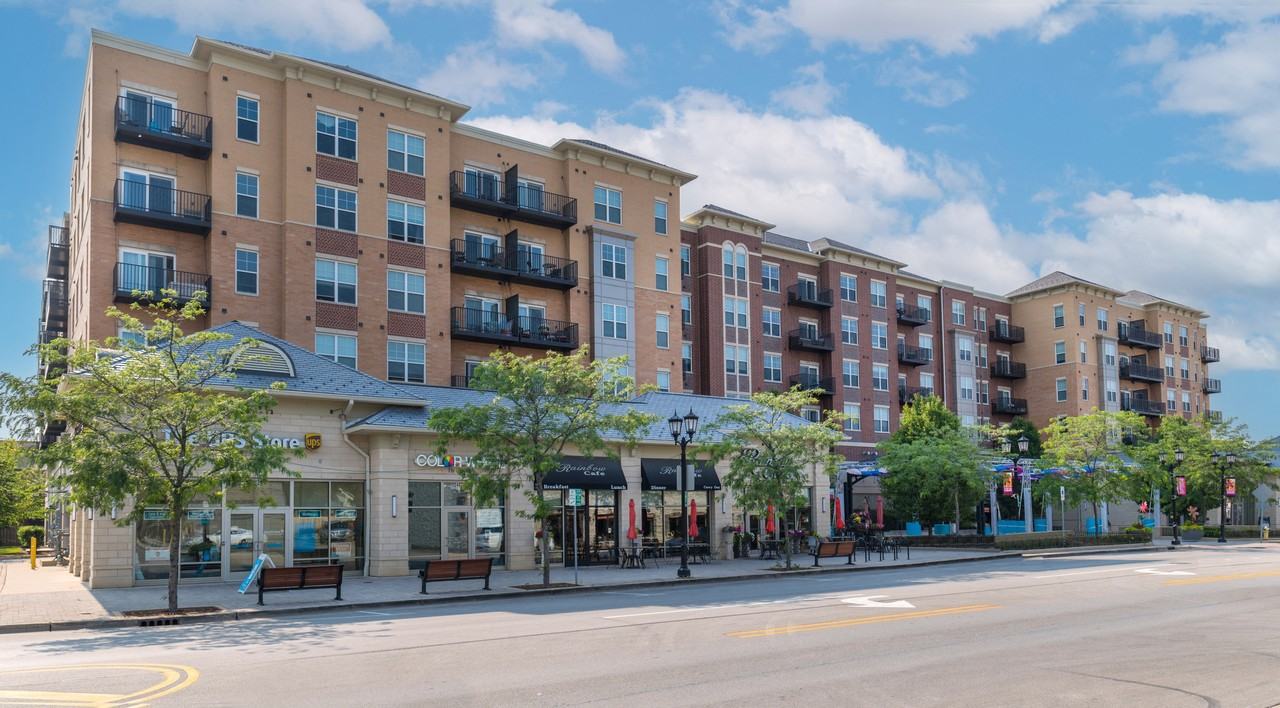 Elmhurst 255 - Photo 2 of 39