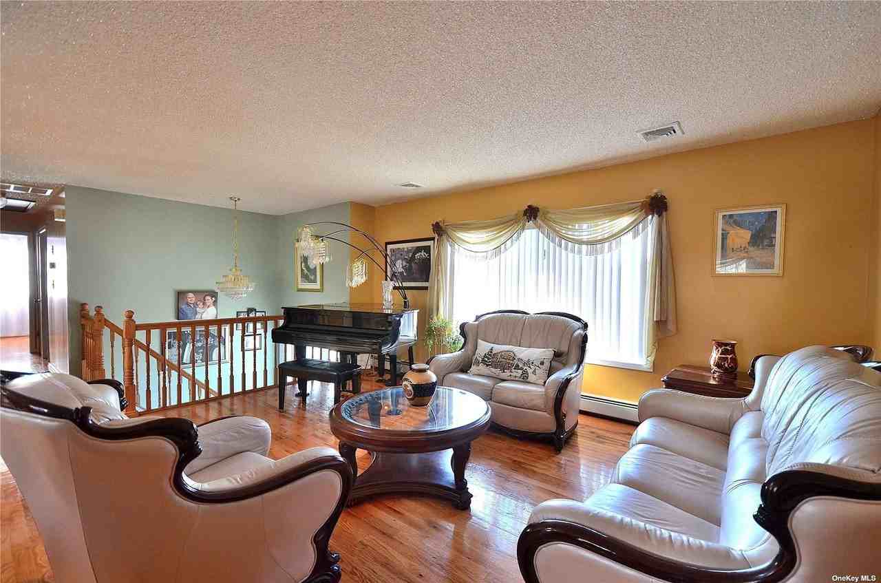 1063 Mason Ct - Photo 3 of 16