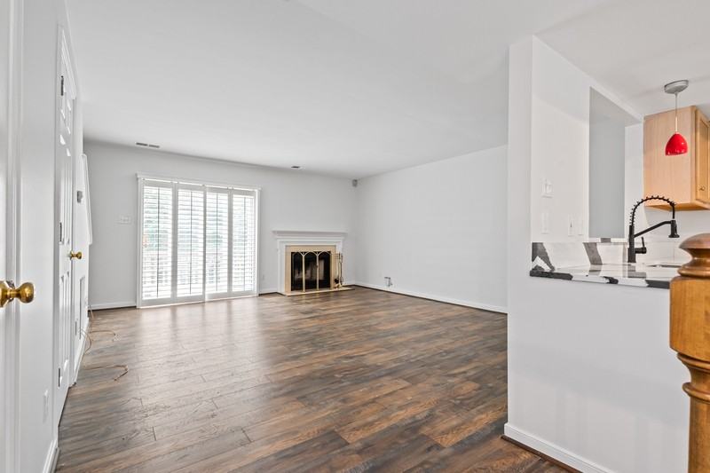 12021 Shore View Dr - Photo 5 of 44