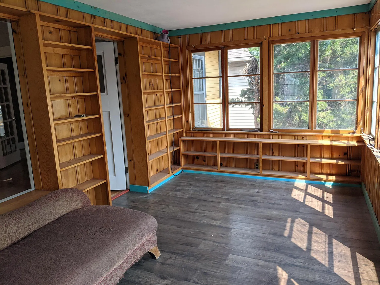 580 Sloan St #NA - Photo 2 of 5