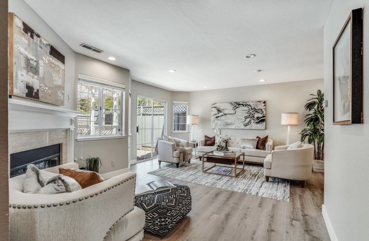 1067 Almaden Village Ln #3 - Photo 3 of 18