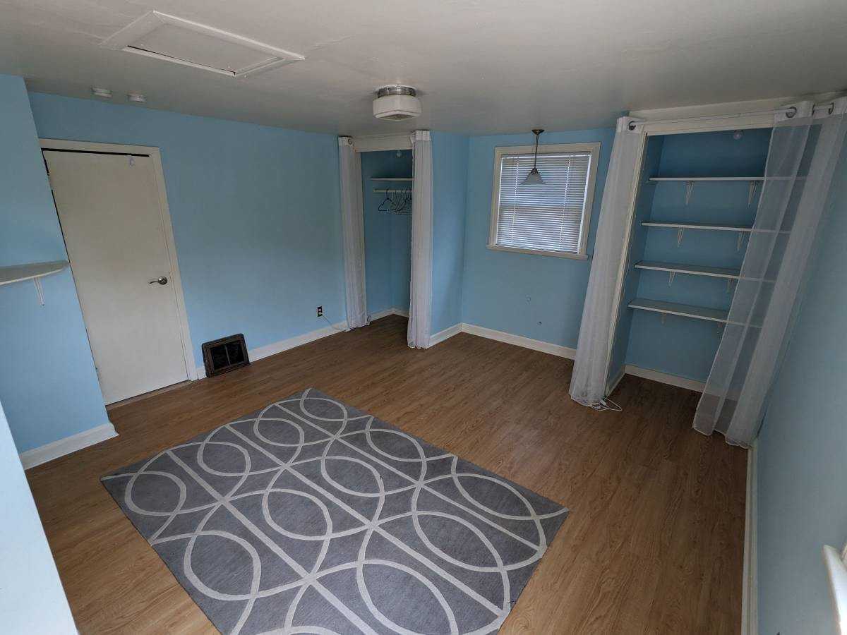 2417 N Pierce St - Photo 3 of 9