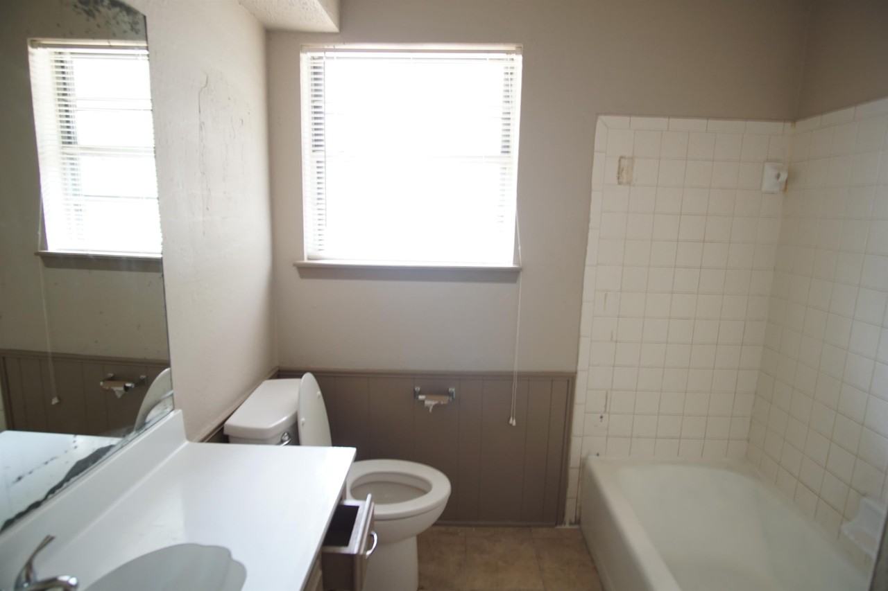 1237 Cathy Ln #1 - Photo 4 of 8