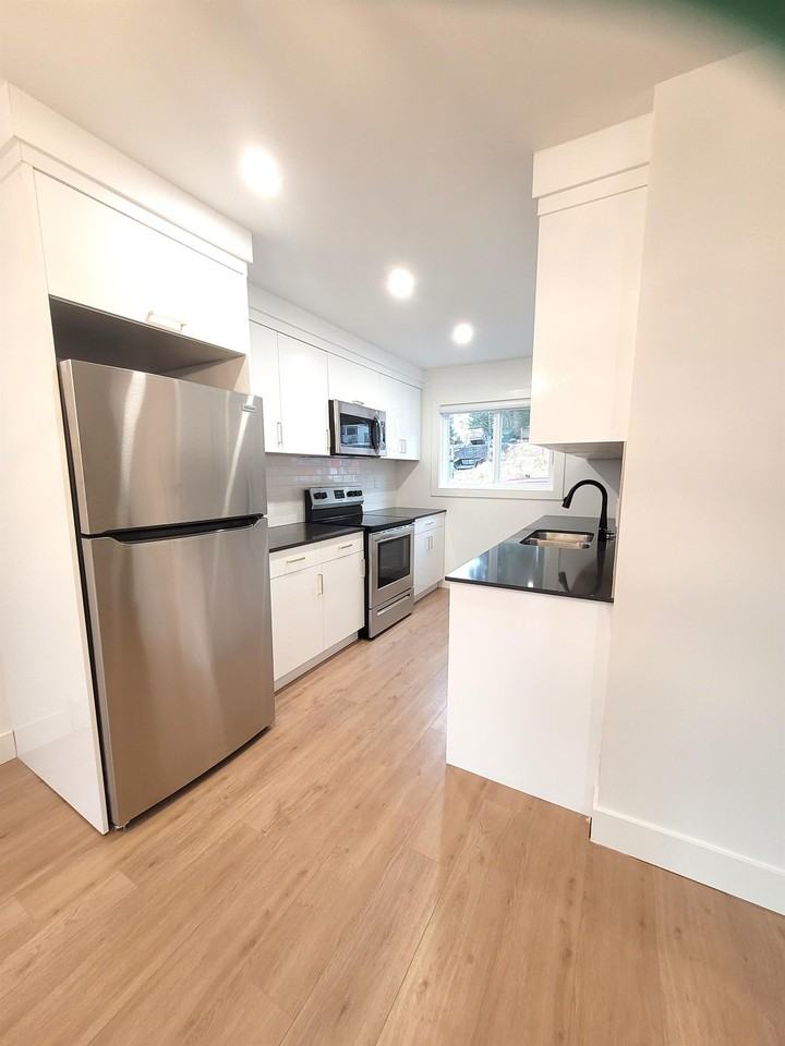 1816 10th Ave E #1 - Photo 3 of 18