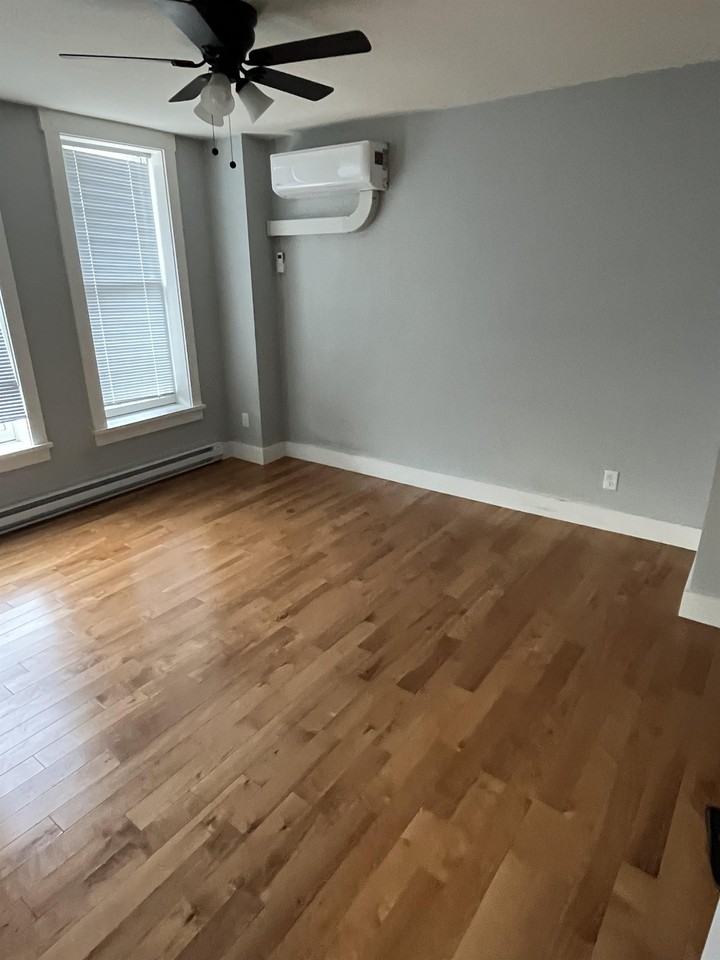 280 W 17th St #25 - Photo 2 of 8