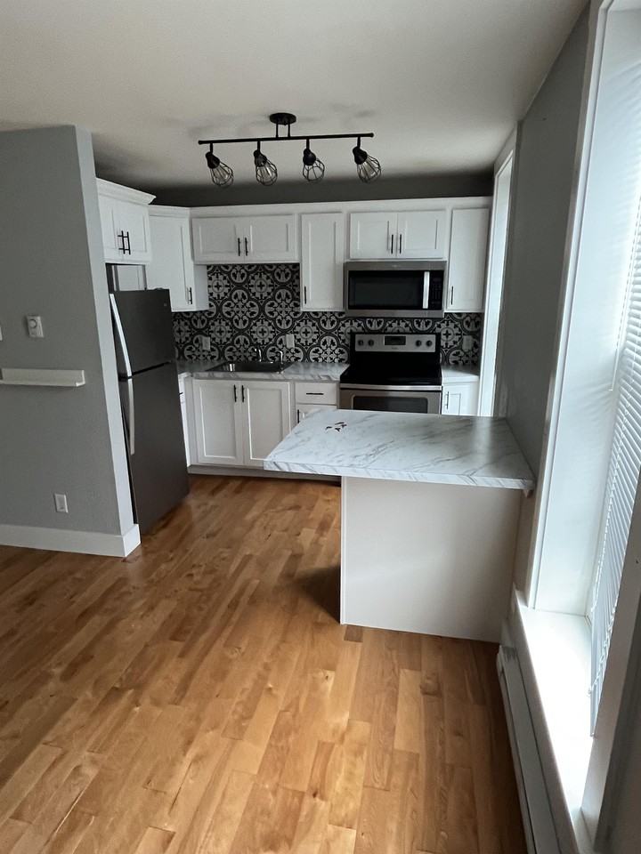 280 W 17th St #25 - Photo 4 of 8