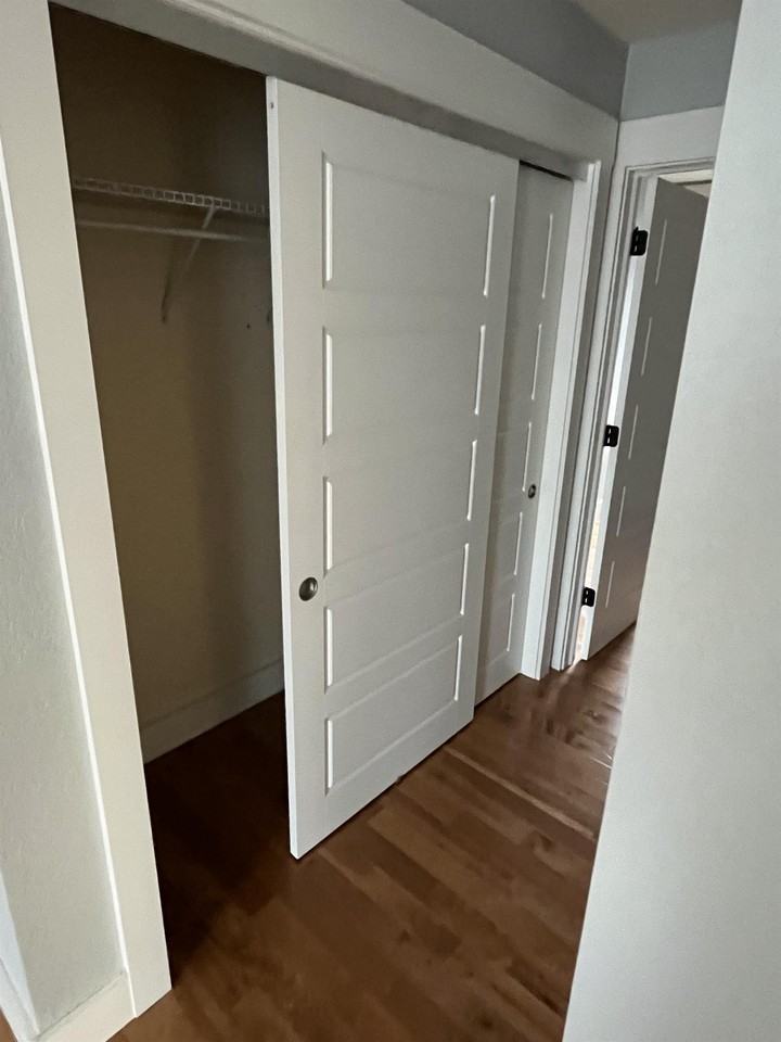 280 W 17th St #25 - Photo 5 of 8