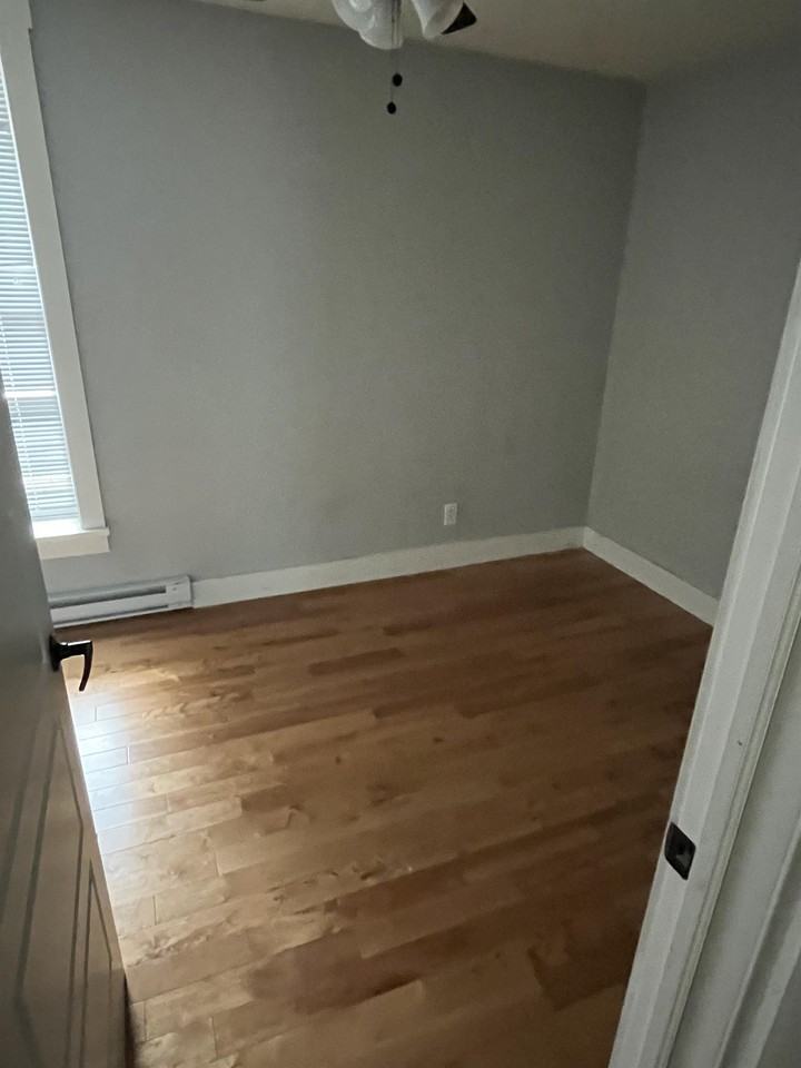 280 W 17th St #25 - Photo 6 of 8