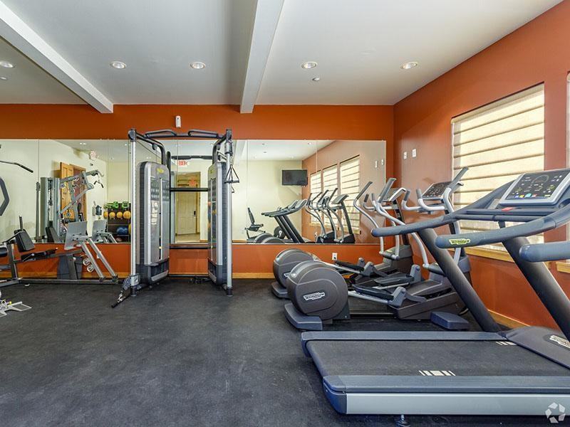 1450 Idlewild Dr - Photo 2 of 14