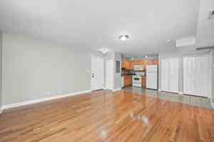 featured image of 3423 Ridgeland Ave #201