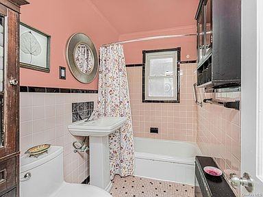 236 Rossiter Ave #NA - Photo 2 of 2