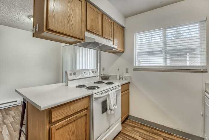 19860 Ne Halsey St #NA - Photo 2 of 5