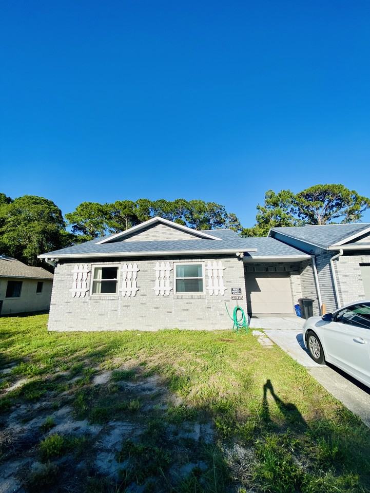 2915 Nordman Ave #2915 - Photo 2 of 11