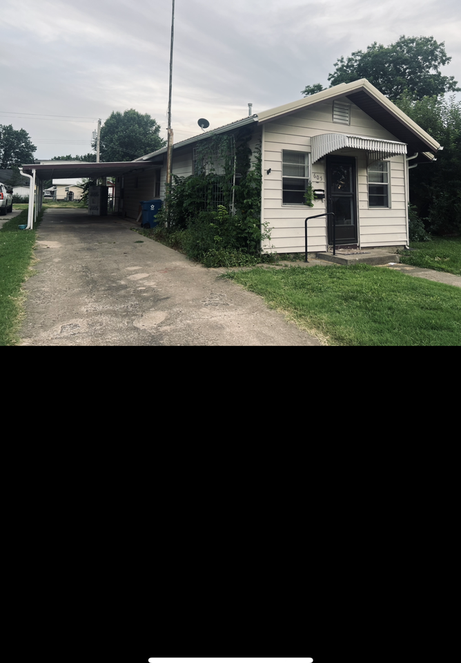 605 W 1st St #NA - Photo 2 of 14