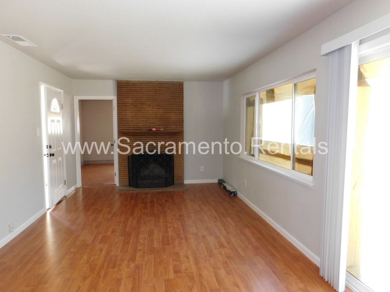 8148 Oahu Dr - Photo 2 of 15