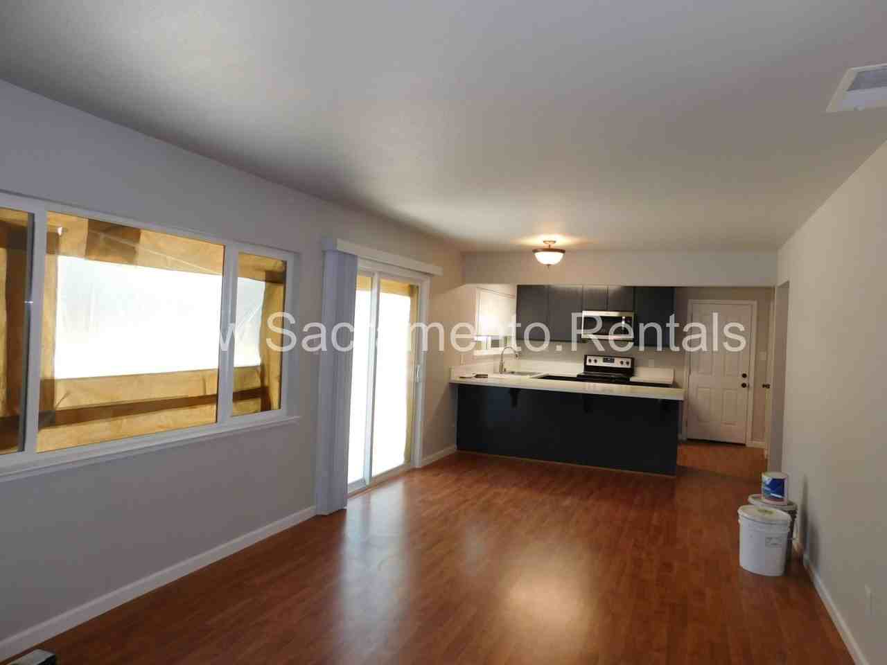 8148 Oahu Dr - Photo 3 of 15