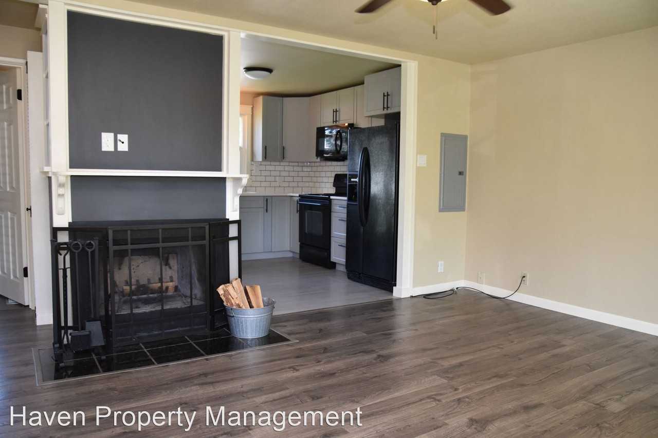 2407 Lexington St - Photo 2 of 17