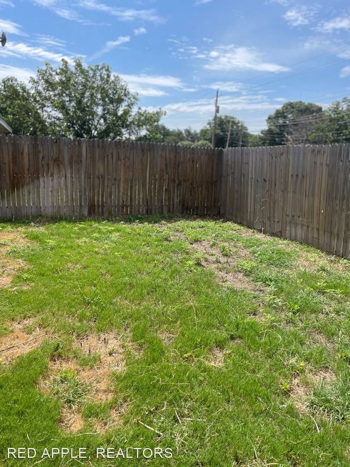 3635 Patty Lynne - Photo 3 of 19