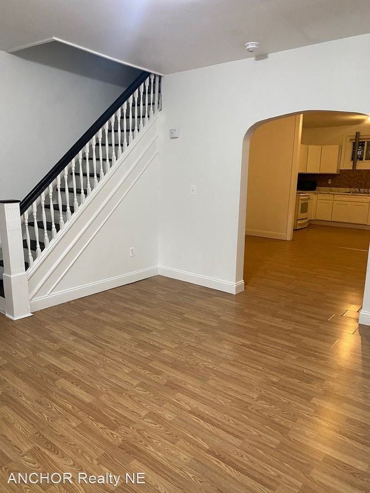 5518 Chew Ave - Photo 2 of 14