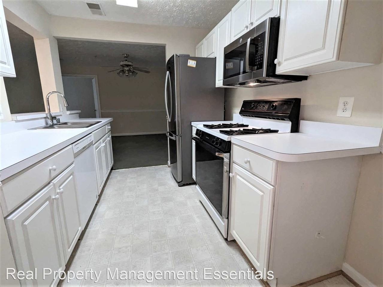 526 Kennington Rd - Photo 3 of 10