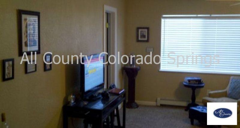 216 W Alabama Ave - Photo 3 of 10