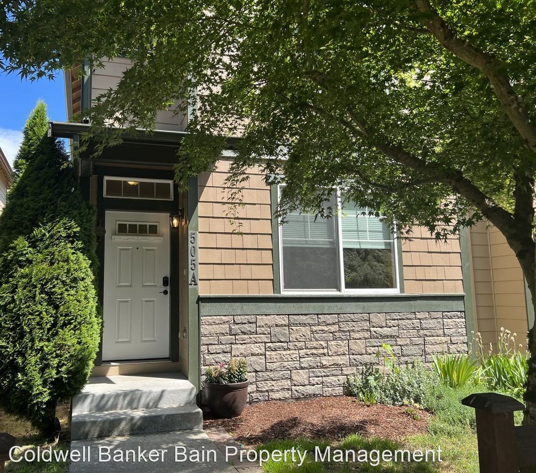 505 E Division St #A - Photo 2 of 13