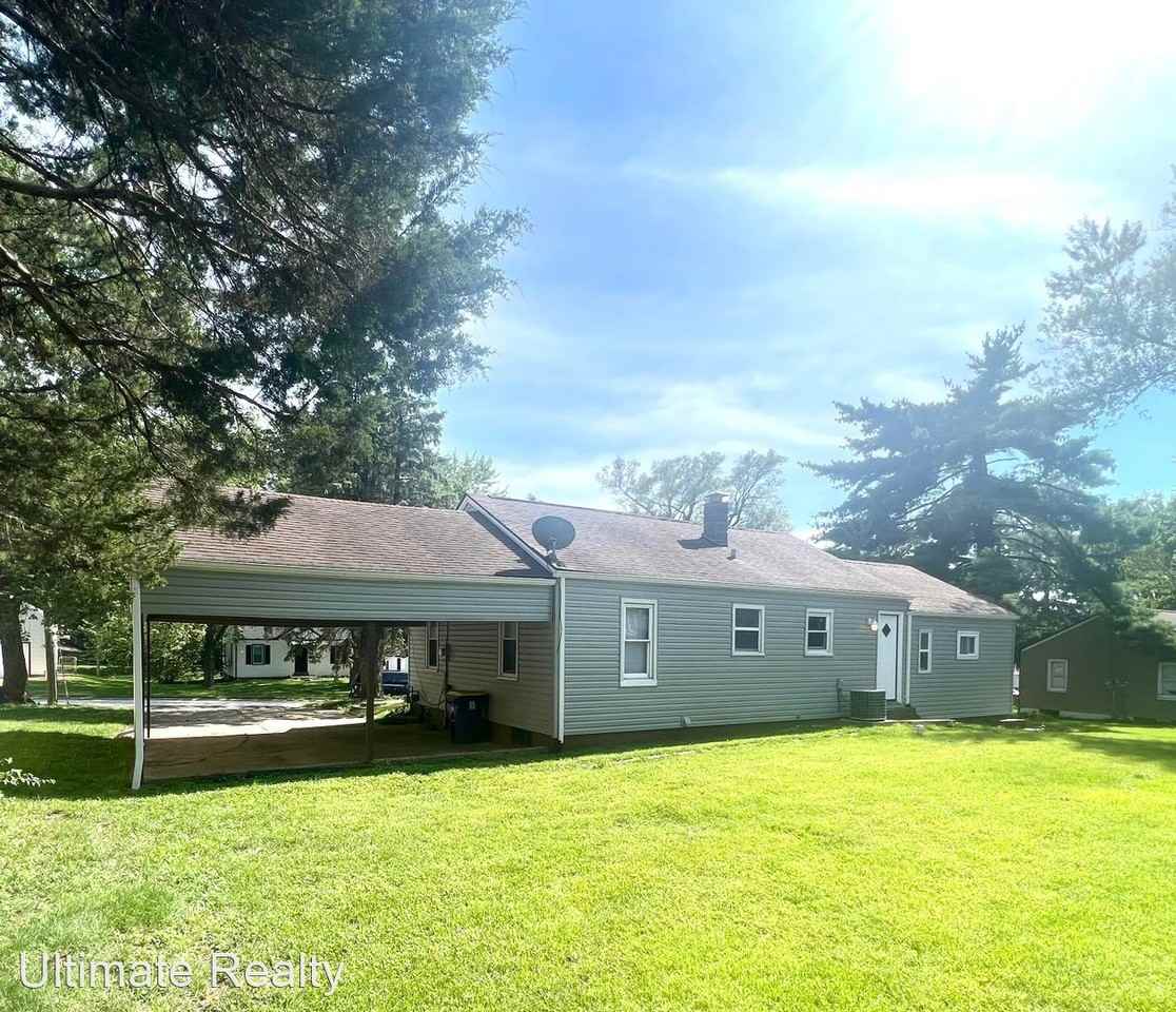 10885 Pear Tree Ln - Photo 2 of 15