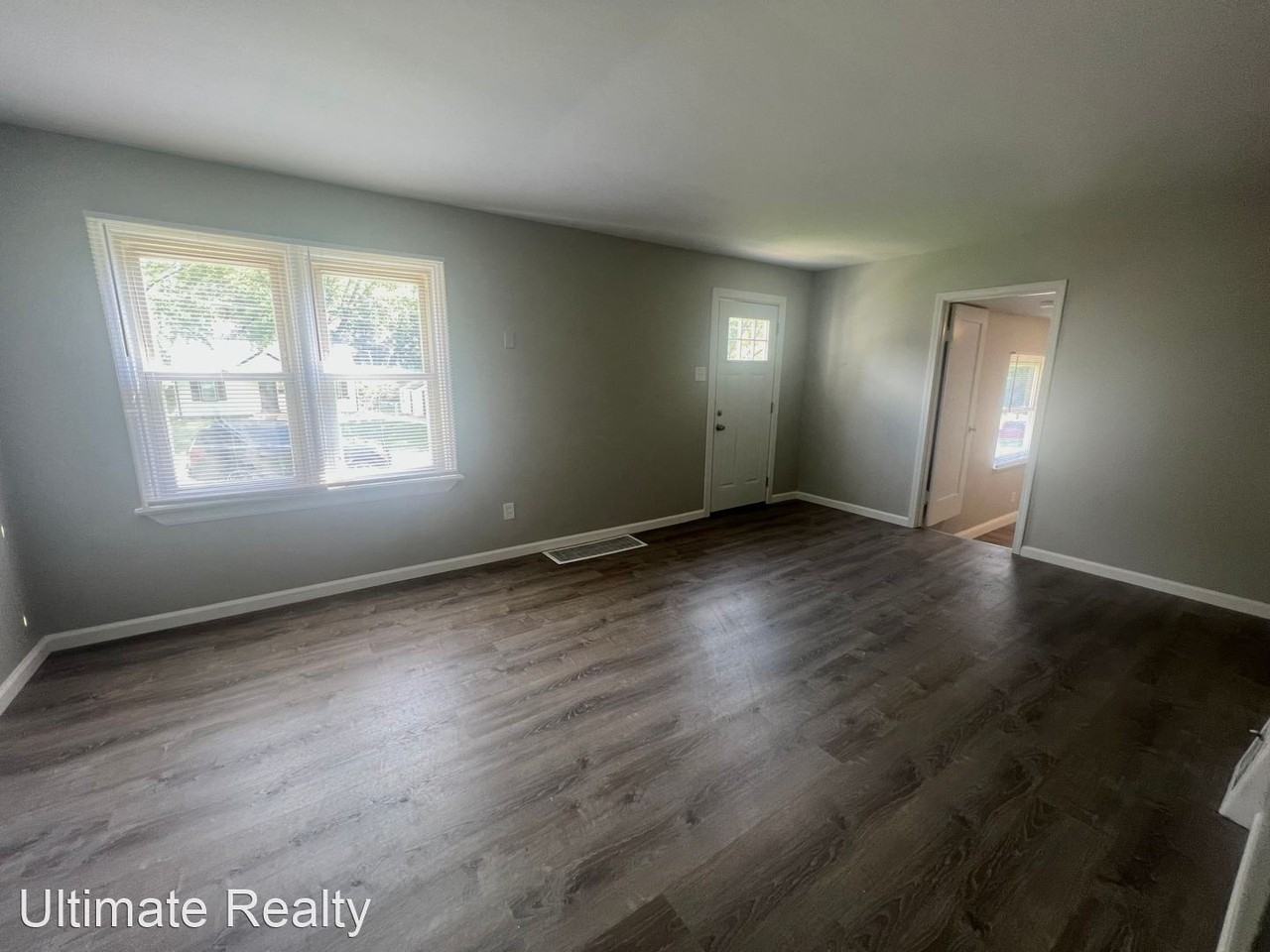 10885 Pear Tree Ln - Photo 3 of 15