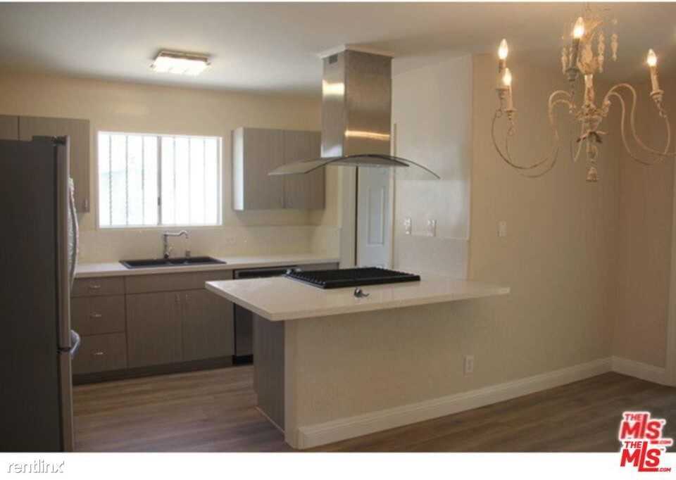 1120 S Plymouth Blvd - Photo 3 of 10