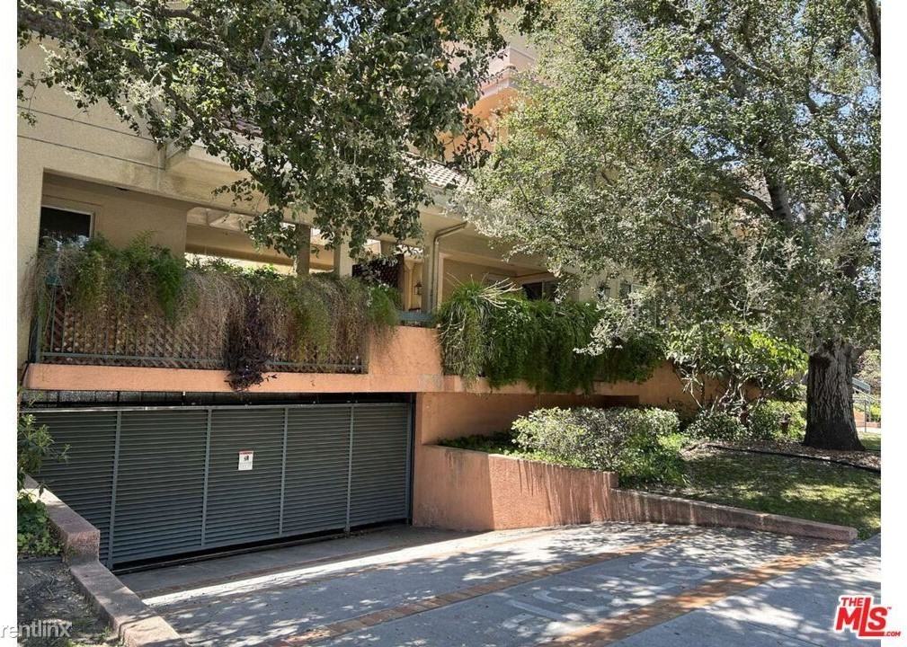 2716 Honolulu Ave #106 - Photo 2 of 2