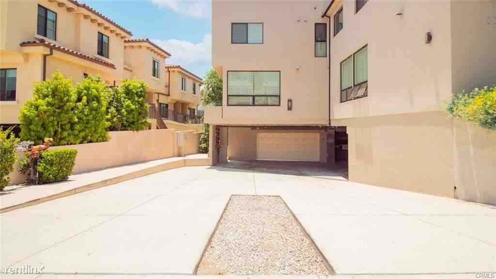 2222 Montrose Ave #F - Photo 3 of 10