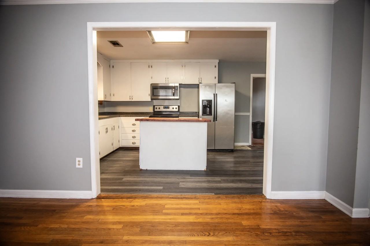 209 Glendale St - Photo 2 of 9